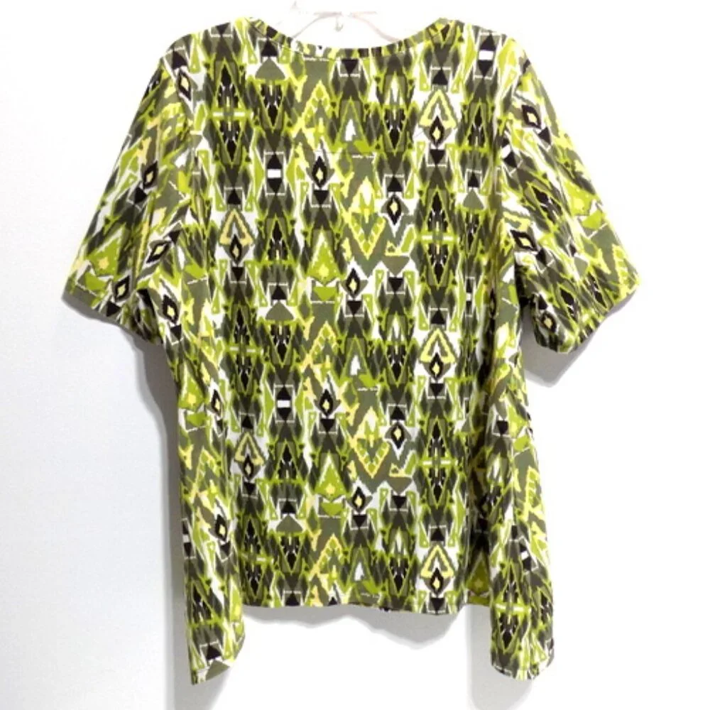 D & Co. Woman's Multicolor Abstract Design Short Sleeve Pullover Top – Size: 1X - Picture 2 of 10